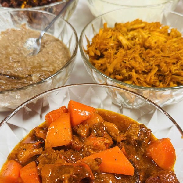 Bò nấu sốt vang